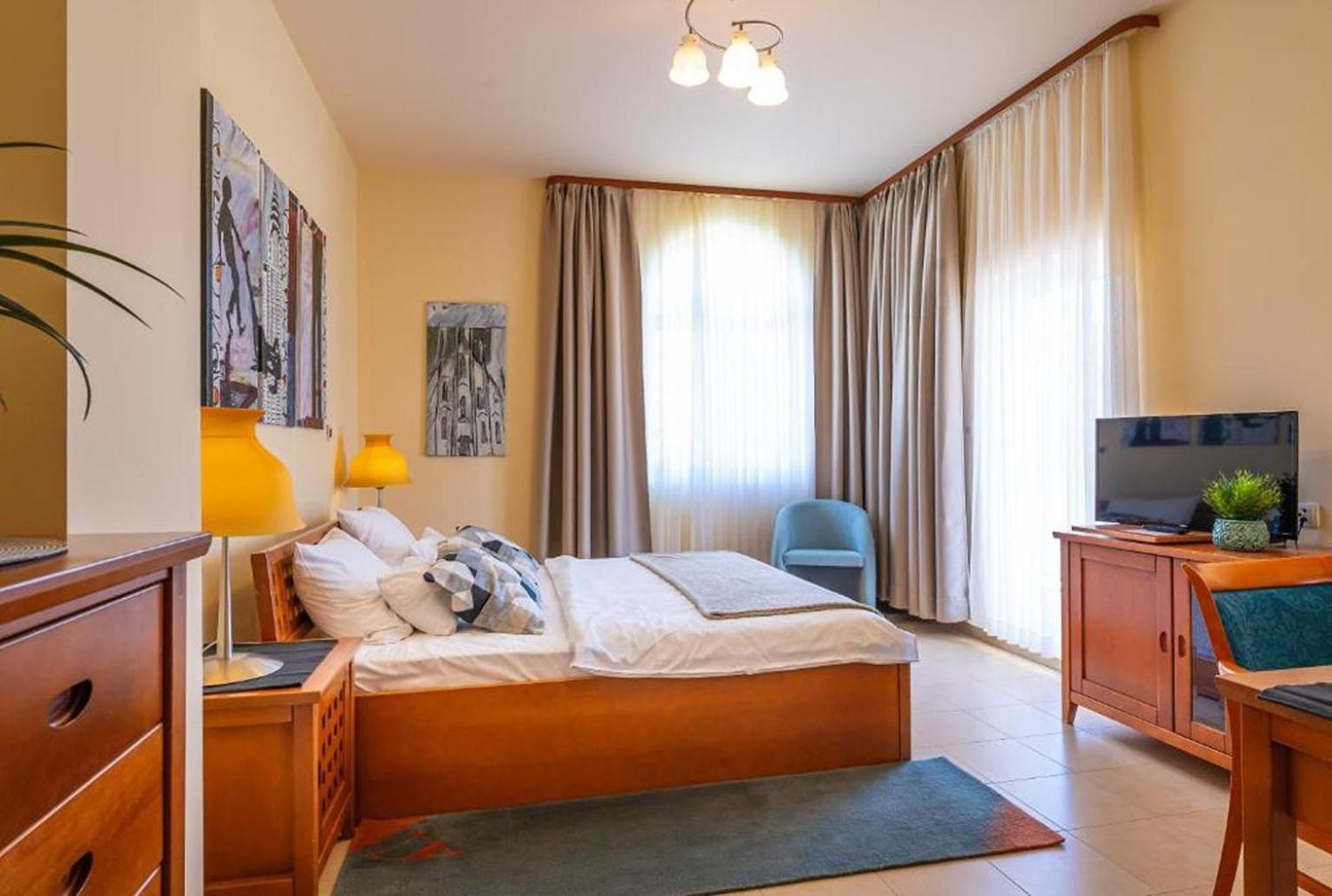 Arcadium Guest house *